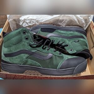 NWT Vans Men's size 12 Ultra Range Exo boots/shoes